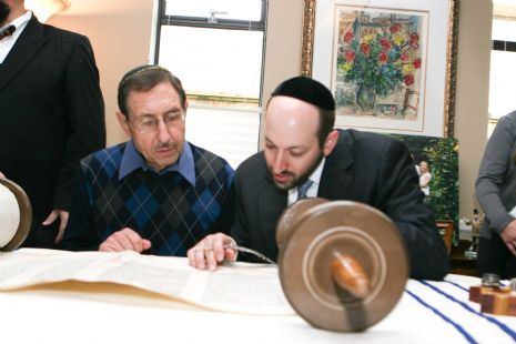 Completion of the new Torah Scroll